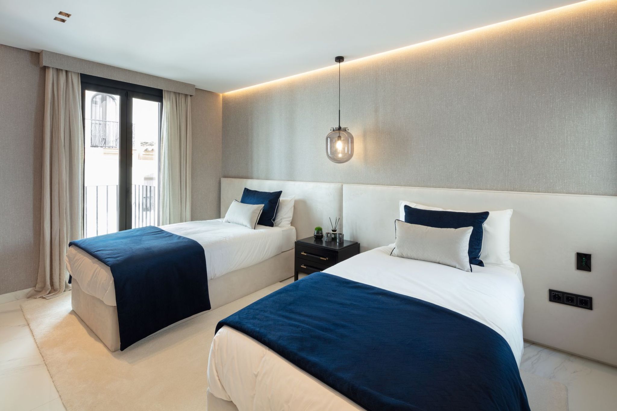 banus 1 12